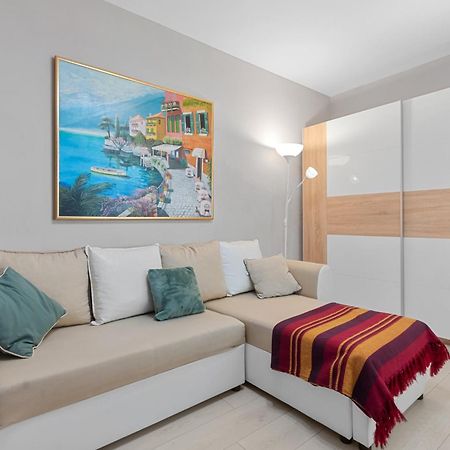 Central Town Cosy Apartment บูคาเรสต์ ภายนอก รูปภาพ